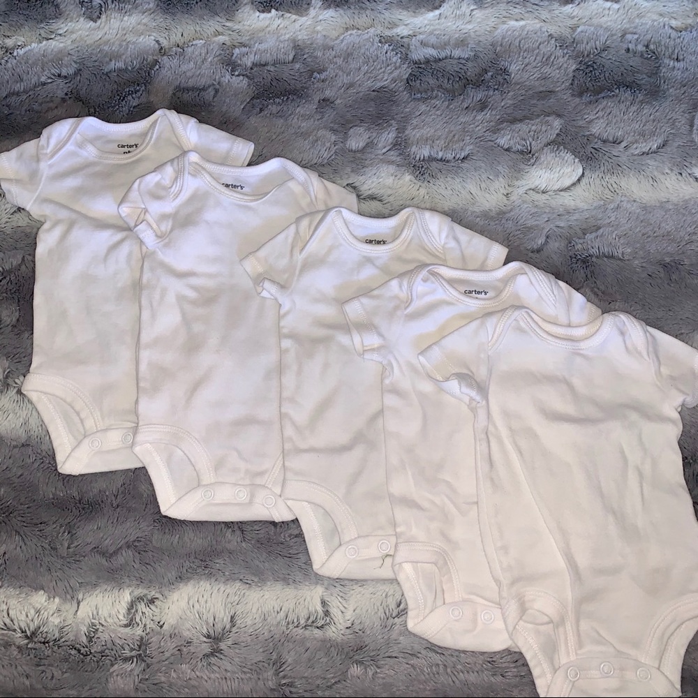 🌹Carters 5 pack white short sleeve onesies NB